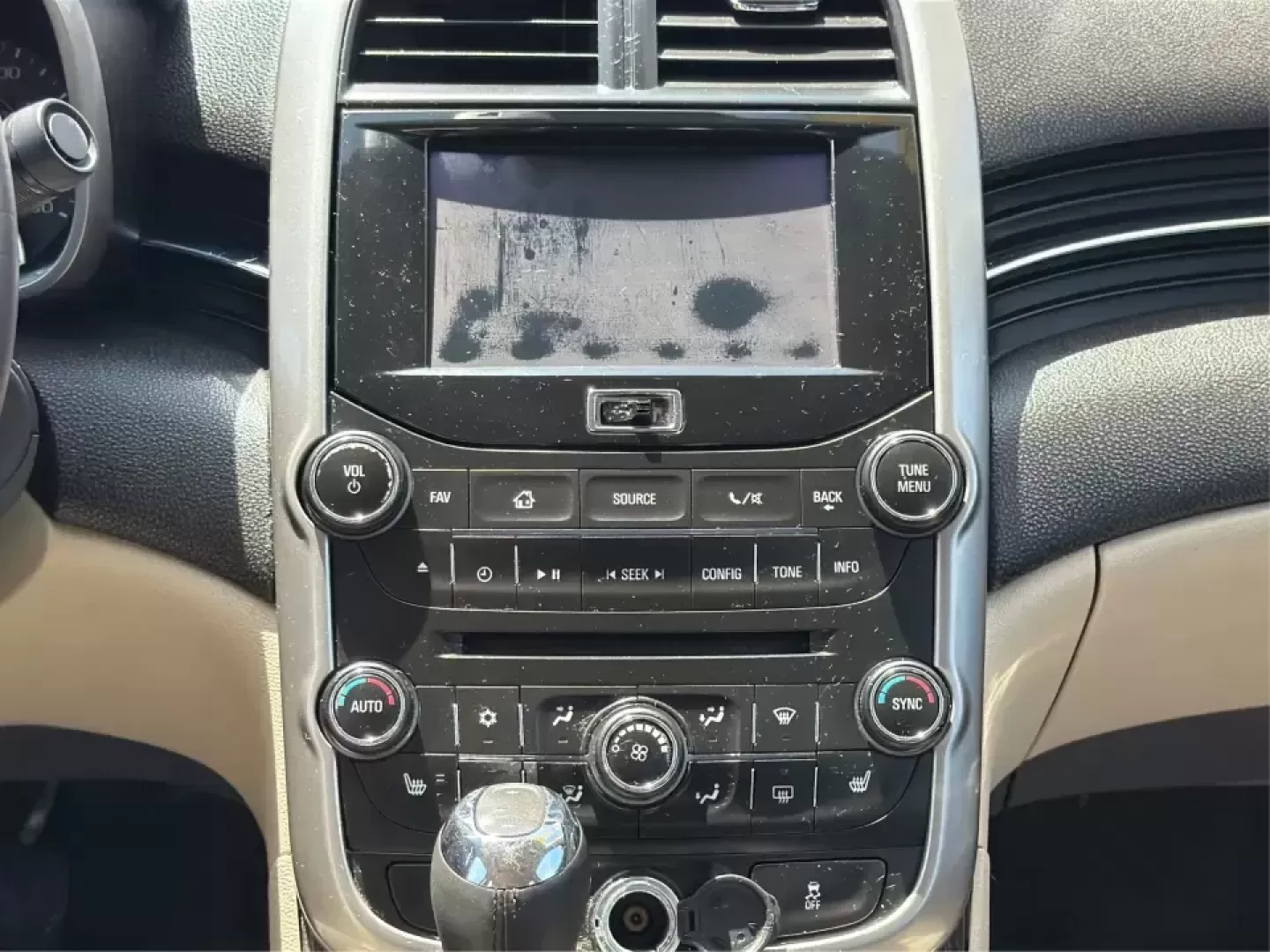 2014 Chevrolet Malibu 1TZ (1G11H5SL5EF) with an 2.5L L4 DOHC 16V engine, 6-Speed Automatic transmission, located at 401 Woodman Dr, Riverside, OH, 45431, (937) 908-9800, 39.760899, -84.123421 - Need a dependable sedan for the daily commute to Wright-Patterson AFB, quick errands down Woodman Dr, or comfortable weekend drives along I-675? This 2014 Chevrolet Malibu 1LZ in eye-catching Atlantis Blue Metallic fits real-life routines-school drop-offs, long commutes, and budget-friendly road tri - Photo#12