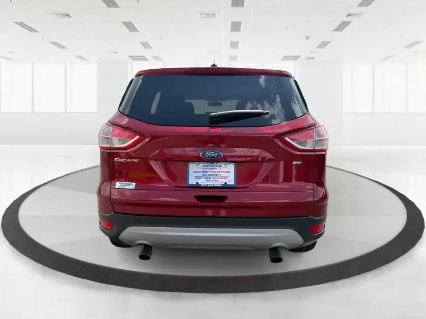 2016 Ford Escape SE (1FMCU0G73GU) with an 2.5L L4 DOHC 16V engine, 6-Speed Automatic transmission, located at 880 E. National Road, Vandalia, OH, 45377, (937) 908-9800, 39.891918, -84.183594 - Pack up the kids, load the groceries, or point the nose toward a weekend getaway-this 2016 Ford Escape SE is the kind of compact SUV that fits real life in Vandalia, OH. With its easy-to-park size, versatile cargo space, and comfortable cabin, it's a smart choice for commuters heading down I75, fami - Photo#3
