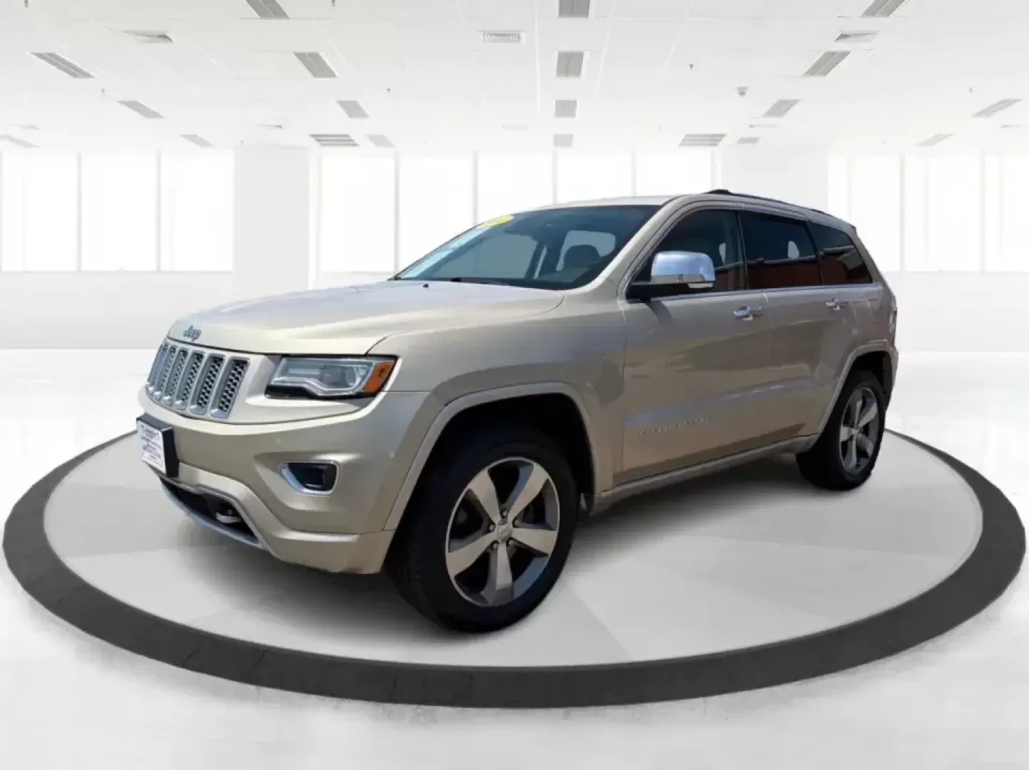 2014 Jeep Grand Cherokee Overland (1C4RJFCTXEC) with an 5.7L V8 OHV 16V engine, 5-Speed Automatic transmission, located at 1951 S Dayton Lakeview Rd., New Carlisle, OH, 45344, (937) 908-9800, 39.890999, -84.050255 - Picture your next weekend: loading up for a road trip to Yellow Springs, cruising I675 with the family in comfort, or heading out to the trails and backroads around Wright-Patterson Air Force Base with the confidence of 4WD. This 2014 Jeep Grand Cherokee Overland is built for drivers who want a refi - Photo#8