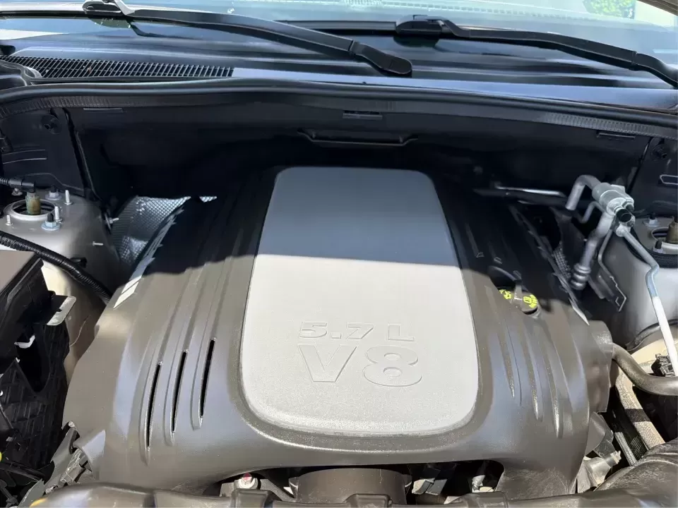 2014 Jeep Grand Cherokee Overland (1C4RJFCTXEC) with an 5.7L V8 OHV 16V engine, 5-Speed Automatic transmission, located at 1230 East Main St, Xenia, OH, 45385, (937) 908-9800, 39.688026, -83.910172 - Picture your next weekend: loading up for a road trip to Yellow Springs, cruising I675 with the family in comfort, or heading out to the trails and backroads around Wright-Patterson Air Force Base with the confidence of 4WD. This 2014 Jeep Grand Cherokee Overland is built for drivers who want a refi - Photo#11