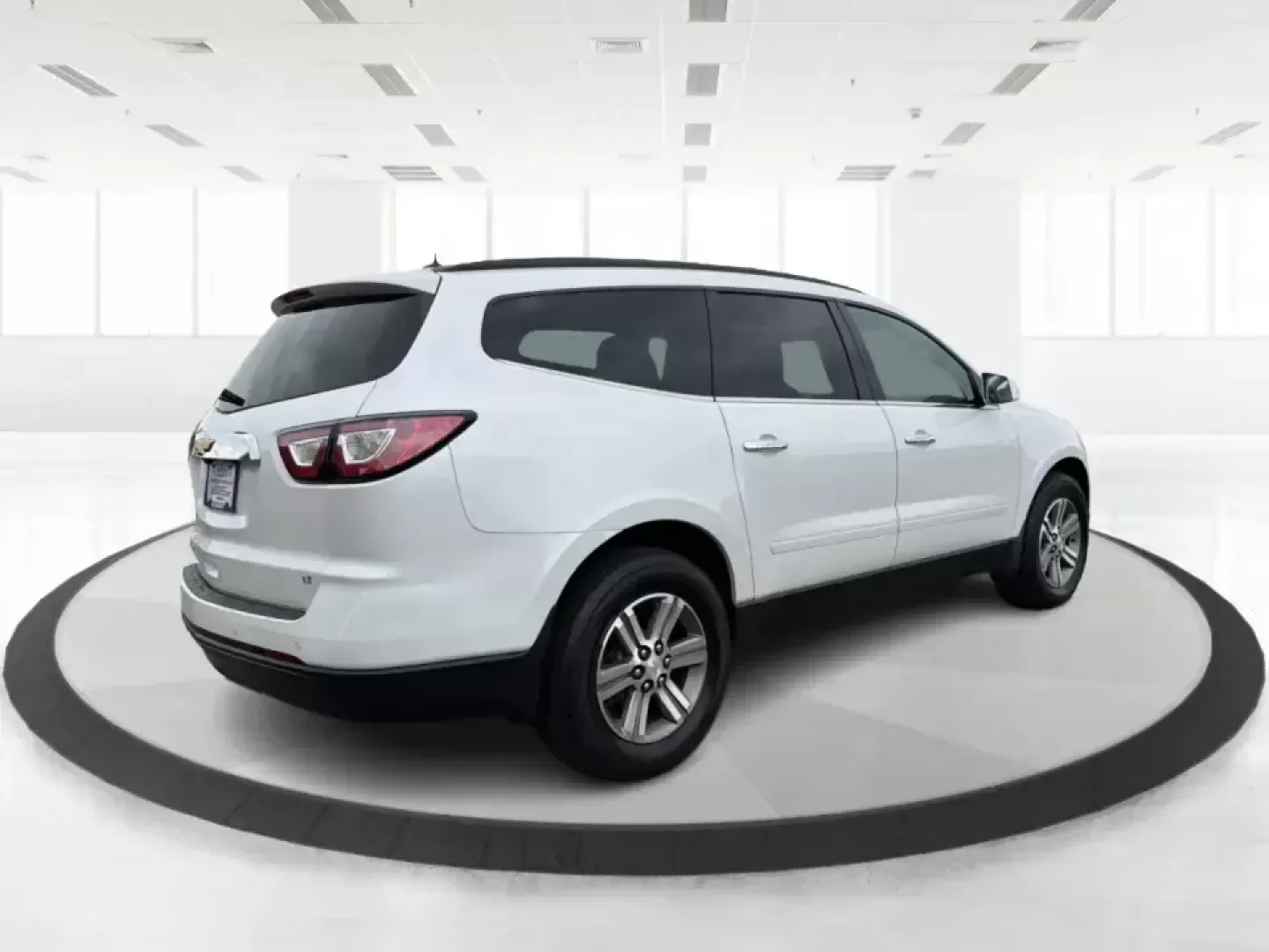 2017 Chevrolet Traverse 2LT (1GNKVHKD5HJ) with an 3.6L V-6 gasoline direct injection engine, 6A transmission, located at 1951 S Dayton Lakeview Rd., New Carlisle, OH, 45344, (937) 908-9800, 39.890999, -84.050255 - Big weekend plans, a growing family, or a daily commute that demands space and comfort? This 2017 Chevrolet Traverse 2LT is the kind of SUV that fits real life in Riverside-ready for school drop-offs, Costco runs, and road trips out toward Hocking Hills with room for friends, gear, and everyone's sn - Photo#2
