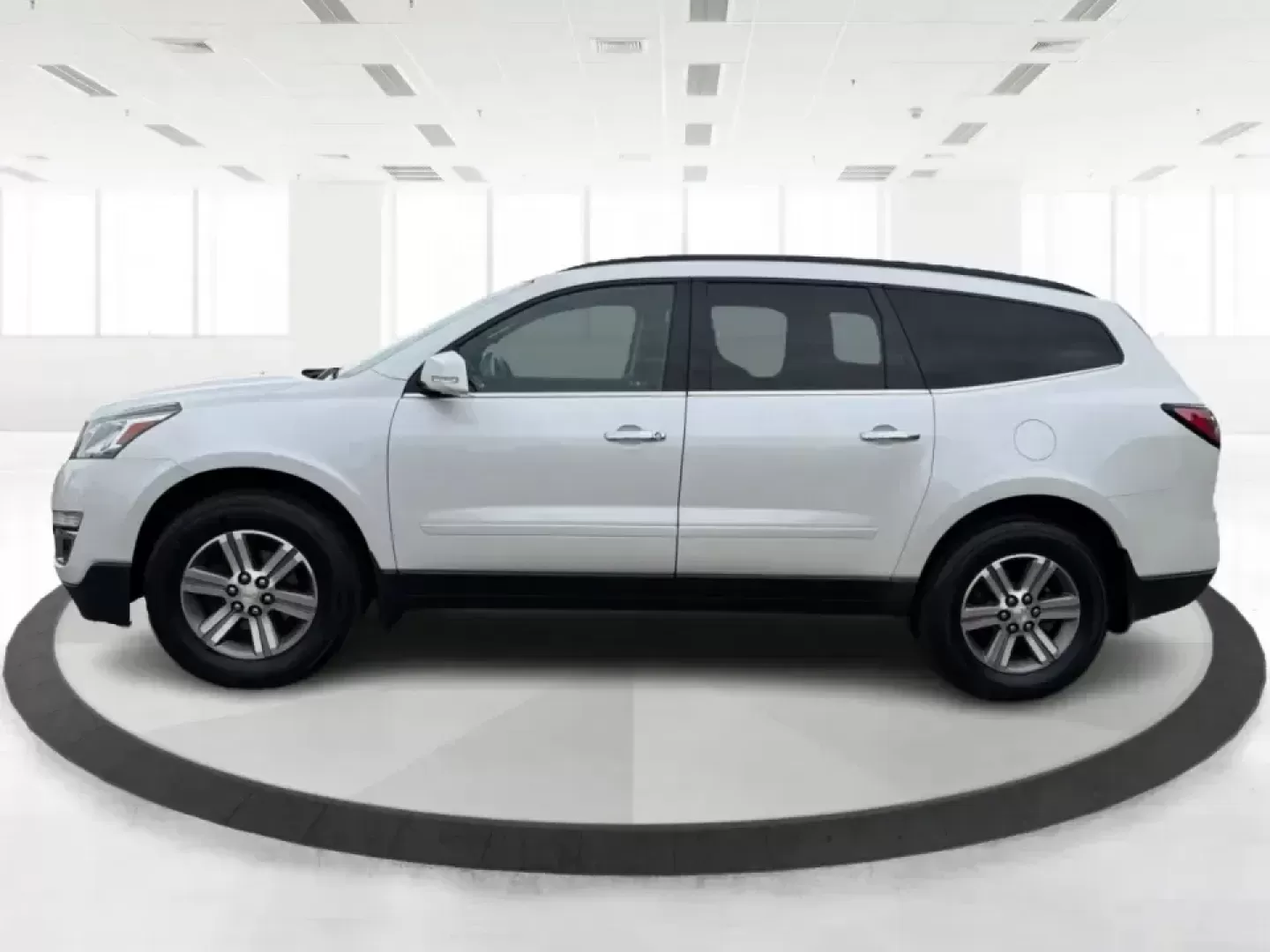 2017 Chevrolet Traverse 2LT (1GNKVHKD5HJ) with an 3.6L V-6 gasoline direct injection engine, 6A transmission, located at 1951 S Dayton Lakeview Rd., New Carlisle, OH, 45344, (937) 908-9800, 39.890999, -84.050255 - Big weekend plans, a growing family, or a daily commute that demands space and comfort? This 2017 Chevrolet Traverse 2LT is the kind of SUV that fits real life in Riverside-ready for school drop-offs, Costco runs, and road trips out toward Hocking Hills with room for friends, gear, and everyone's sn - Photo#5