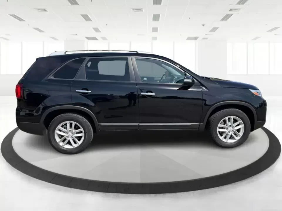 2014 Kia Sorento LX (5XYKT3A68EG) with an 2.4L I-4 gasoline direct injection engine, 6-Speed Automatic transmission, located at 1099 N County Rd 25A , Troy, OH, 45373, (937) 908-9800, 40.057079, -84.212883 - Need an SUV that fits real life in Troy-school drop-offs, a long commute down I-75, and weekend runs to Charleston Falls Preserve or a day around Downtown Troy? This 2014 Kia Sorento LX in Ebony Black is a practical, road-trip-ready SUV that balances everyday comfort with the kind of space and versa - Photo#1