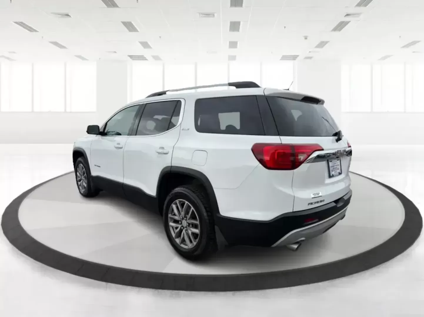 2017 GMC Acadia SLE-2 (1GKKNSLS1HZ) with an 2.5L L4 DOHC 16V engine, 6A transmission, located at 4508 South Dixie Dr, Moraine, OH, 45439, (937) 908-9800, 39.689976, -84.218452 - Ready for a busy family week in Troy and a weekend escape to Hocking Hills? This 2017 GMC Acadia SLE-2 is the kind of midsize SUV that fits real life-school drop-offs, grocery runs, long commutes down I-75, and road trips with friends-while giving you the confidence of available traction and the pra - Photo#4