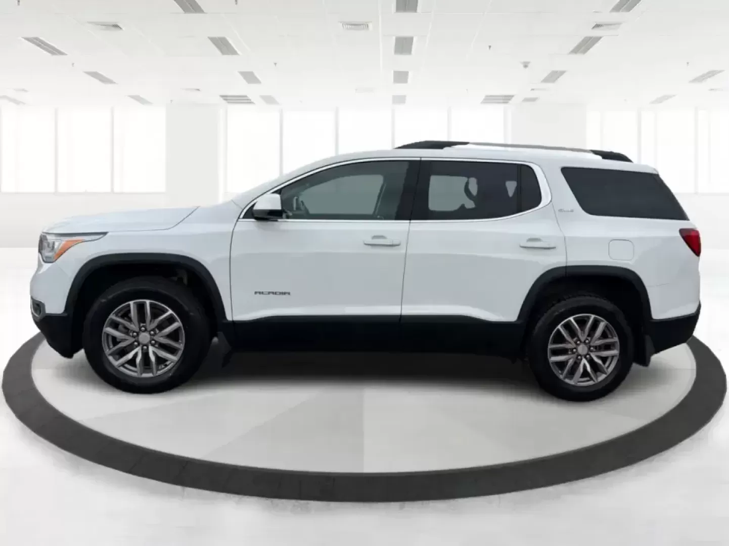 2017 GMC Acadia SLE-2 (1GKKNSLS1HZ) with an 2.5L L4 DOHC 16V engine, 6A transmission, located at 4508 South Dixie Dr, Moraine, OH, 45439, (937) 908-9800, 39.689976, -84.218452 - Ready for a busy family week in Troy and a weekend escape to Hocking Hills? This 2017 GMC Acadia SLE-2 is the kind of midsize SUV that fits real life-school drop-offs, grocery runs, long commutes down I-75, and road trips with friends-while giving you the confidence of available traction and the pra - Photo#5