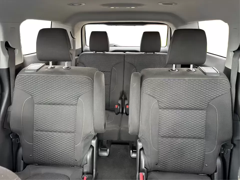 2017 GMC Acadia SLE-2 (1GKKNSLS1HZ) with an 2.5L L4 DOHC 16V engine, 6A transmission, located at 1230 East Main St, Xenia, OH, 45385, (937) 908-9800, 39.688026, -83.910172 - Ready for a busy family week in Troy and a weekend escape to Hocking Hills? This 2017 GMC Acadia SLE-2 is the kind of midsize SUV that fits real life-school drop-offs, grocery runs, long commutes down I-75, and road trips with friends-while giving you the confidence of available traction and the pra - Photo#14