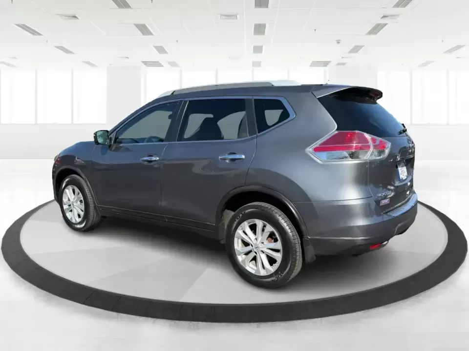 2015 Nissan Rogue SV (5N1AT2MVXFC) with an 2.5L I-4 DOHC engine, Continuously Variable Transmission transmission, located at 4508 South Dixie Dr, Moraine, OH, 45439, (937) 908-9800, 39.689976, -84.218452 - Whether you're juggling school drop-offs, commuting down I-75, or planning a weekend escape to Cox Arboretum or the RiverScape MetroPark, this 2015 Nissan Rogue SV is the kind of compact SUV that fits real life in Moraine. With available all-weather capability, flexible seating, and everyday comfort - Photo#4