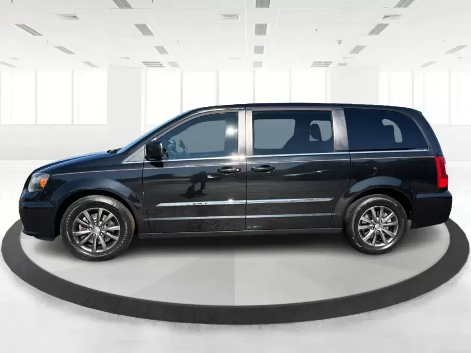 2015 Chrysler Town and Country S (2C4RC1HG0FR) with an 3.6L V-6 DOHC engine, 6-Speed Automatic transmission, located at 401 Woodman Dr, Riverside, OH, 45431, (937) 908-9800, 39.760899, -84.123421 - Need a road-trip-ready family hauler that can handle school drop-offs, sports practice, and weekend getaways without feeling like a chore? This 2015 Chrysler Town and Country S is built for real life-roomy seating, flexible cargo space, and comfort features that make long days on I-75 or a quick r - Photo#5