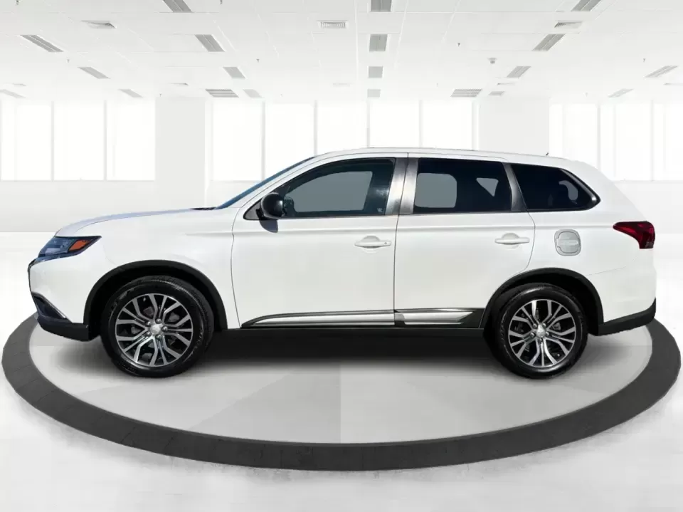 2016 Mitsubishi Outlander ES (JA4AD2A30GZ) with an 2.4L I-4 variable valve control engine, CVT transmission, located at 8750 N County Rd 25A, Piqua, OH, 45356, (937) 908-9800, 40.164391, -84.232513 - Weekend road trips to Indian Lake, daily commutes down I75, or shuttling kids between practice and school-this 2016 Mitsubishi Outlander ES is built for real-life schedules in and around Piqua, Ohio. Finished in Diamond White Pearl, this versatile SUV blends family-friendly space with easy-to-live-w - Photo#5