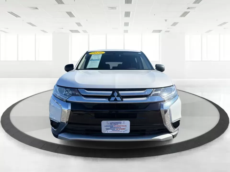2016 Mitsubishi Outlander ES (JA4AD2A30GZ) with an 2.4L I-4 variable valve control engine, CVT transmission, located at 8750 N County Rd 25A, Piqua, OH, 45356, (937) 908-9800, 40.164391, -84.232513 - Weekend road trips to Indian Lake, daily commutes down I75, or shuttling kids between practice and school-this 2016 Mitsubishi Outlander ES is built for real-life schedules in and around Piqua, Ohio. Finished in Diamond White Pearl, this versatile SUV blends family-friendly space with easy-to-live-w - Photo#7