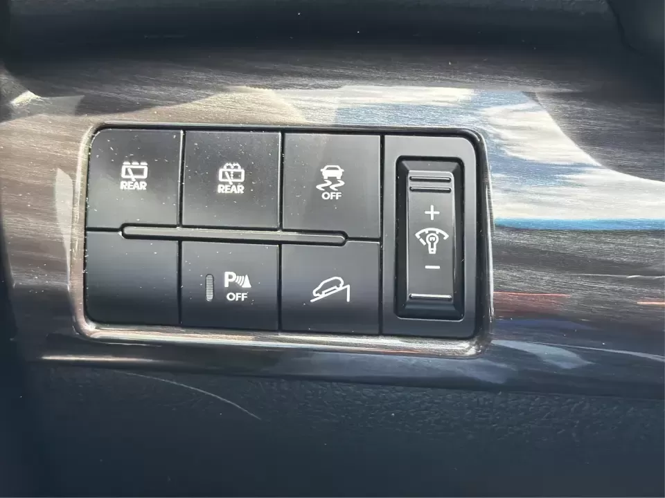 2013 Kia Sorento LX 2WD (5XYKT3A69DG) with an 2.4L L4 DOHC 16V engine, 6-Speed Automatic transmission, located at 8750 N County Rd 25A, Piqua, OH, 45356, (937) 908-9800, 40.164391, -84.232513 - Pack up the kids, load the cooler, and point your weekend plans toward Indian Lake or a quick getaway down I-75-this 2013 Kia Sorento LX 2WD is the kind of practical SUV that fits real life in Piqua. With roomy seating, flexible cargo space, and everyday comfort, it's a smart pick for growing famili - Photo#17