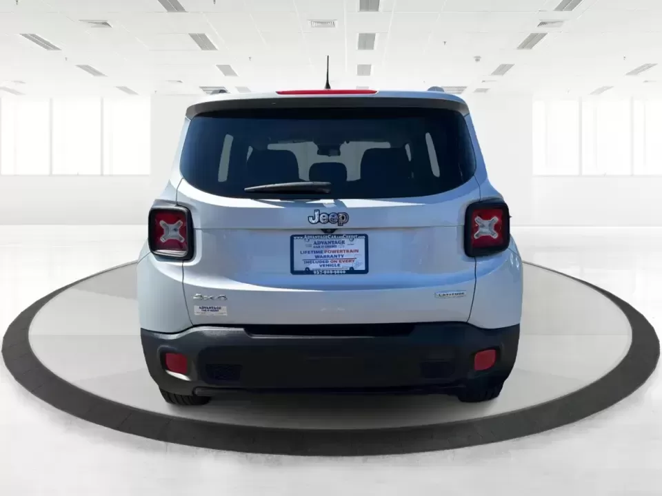 2015 Jeep Renegade Latitude (ZACCJBBT5FP) with an 2.4L L4 engine, 6-Speed Manual transmission, located at 1230 East Main St, Xenia, OH, 45385, (937) 908-9800, 39.688026, -83.910172 - Weekend adventures, snowy commutes, and day-to-day errands around Greene County feel a lot more fun when you're driving something that's compact, capable, and easy to live with. This 2015 Jeep Renegade Latitude is built for drivers who want SUV versatility without the full-size footprint-perfect for - Photo#3