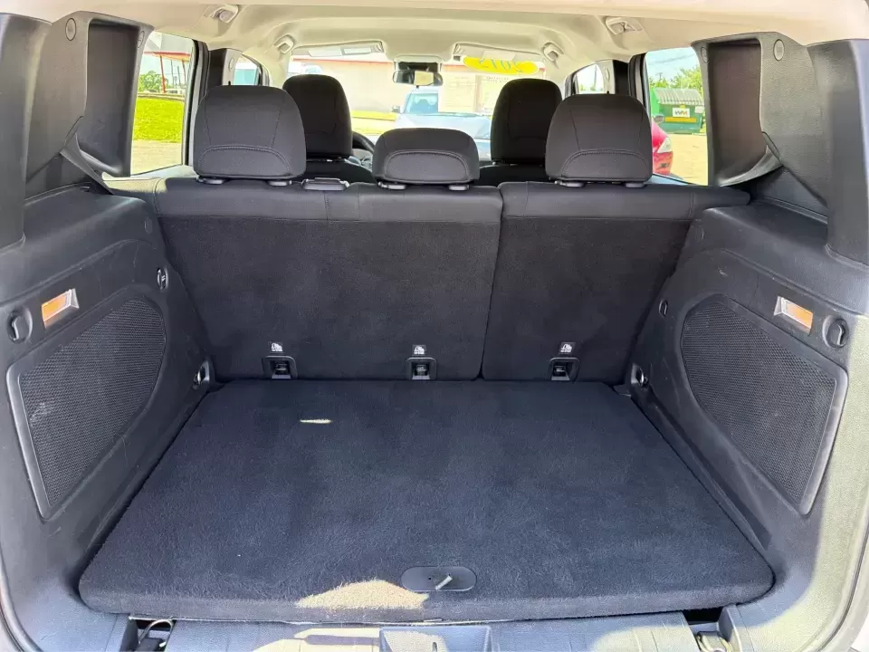 2015 Jeep Renegade Latitude (ZACCJBBT5FP) with an 2.4L L4 engine, 6-Speed Manual transmission, located at 1230 East Main St, Xenia, OH, 45385, (937) 908-9800, 39.688026, -83.910172 - Weekend adventures, snowy commutes, and day-to-day errands around Greene County feel a lot more fun when you're driving something that's compact, capable, and easy to live with. This 2015 Jeep Renegade Latitude is built for drivers who want SUV versatility without the full-size footprint-perfect for - Photo#12