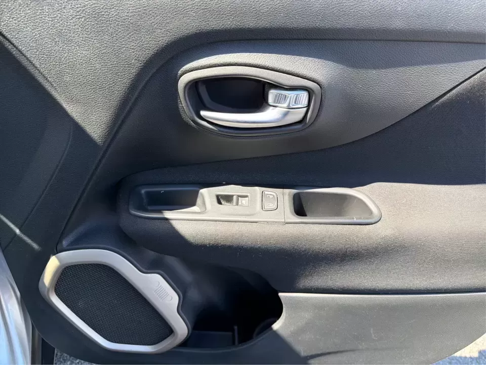 2015 Jeep Renegade Latitude (ZACCJBBT5FP) with an 2.4L L4 engine, 6-Speed Manual transmission, located at 1230 East Main St, Xenia, OH, 45385, (937) 908-9800, 39.688026, -83.910172 - Weekend adventures, snowy commutes, and day-to-day errands around Greene County feel a lot more fun when you're driving something that's compact, capable, and easy to live with. This 2015 Jeep Renegade Latitude is built for drivers who want SUV versatility without the full-size footprint-perfect for - Photo#19