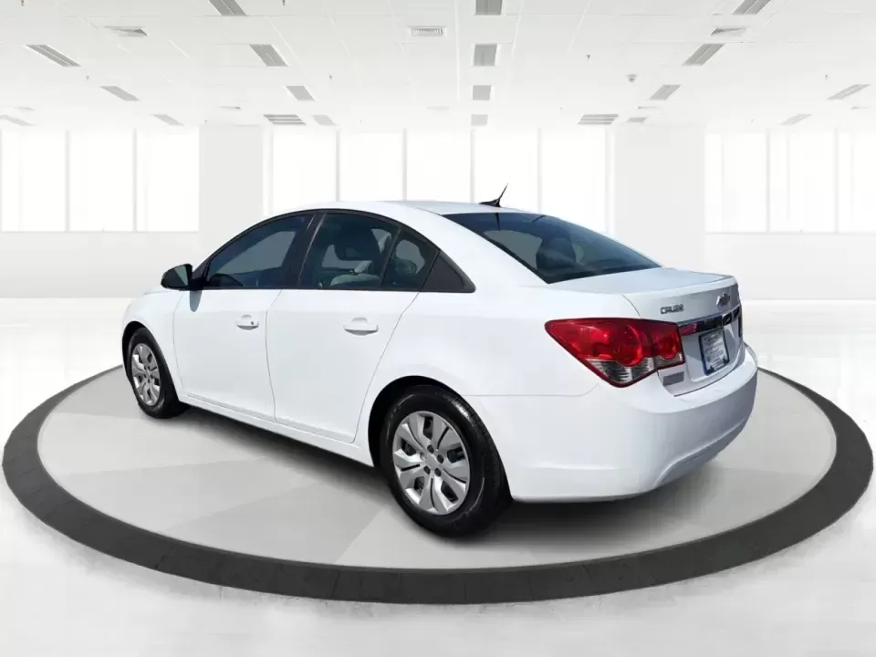 2014 Chevrolet Cruze LS Auto (1G1PA5SG0E7) with an ECOTEC 1.8L I-4 DOHC engine, 6-Speed Automatic transmission, located at 401 Woodman Dr, Riverside, OH, 45431, (937) 908-9800, 39.760899, -84.123421 - Picture your next week in Riverside: an easy I675 commute to Wright-Patterson AFB, quick grocery runs near Airway Shopping Center, and a comfortable weekend drive down Woodman Dr toward Downtown Dayton-without stretching your budget. This 2014 Chevrolet Cruze LS Auto is a smart, practical sedan for - Photo#4