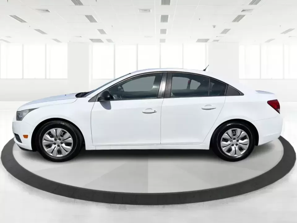 2014 Chevrolet Cruze LS Auto (1G1PA5SG0E7) with an ECOTEC 1.8L I-4 DOHC engine, 6-Speed Automatic transmission, located at 401 Woodman Dr, Riverside, OH, 45431, (937) 908-9800, 39.760899, -84.123421 - Picture your next week in Riverside: an easy I675 commute to Wright-Patterson AFB, quick grocery runs near Airway Shopping Center, and a comfortable weekend drive down Woodman Dr toward Downtown Dayton-without stretching your budget. This 2014 Chevrolet Cruze LS Auto is a smart, practical sedan for - Photo#5