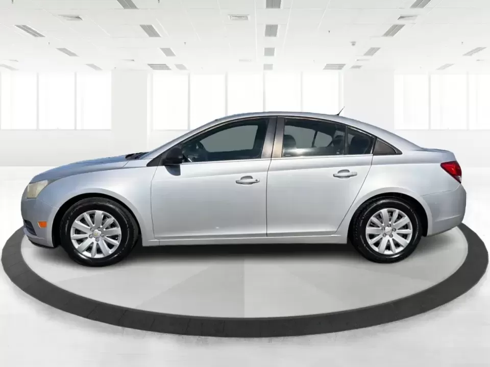 2011 Chevrolet Cruze LS (1G1PC5SH6B7) with an Ecotec 1.8L I-4 DOHC engine, 6-Speed Automatic transmission, located at 8750 N County Rd 25A, Piqua, OH, 45356, (937) 908-9800, 40.164391, -84.232513 - **Drive Your Future with Confidence: 2011 Chevrolet Cruze 2LS at Aero Motors, Inc.**<br /> <br /> Are you in the market for a reliable sedan that combines style, comfort, and efficiency? Look no further than the 2011 Chevrolet Cruze 2LS, now available at Aero Motors, Inc. in Essex, MD! This vehicle - Photo#5