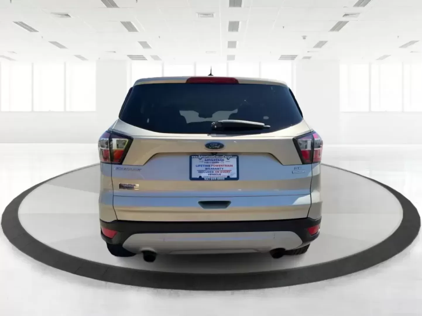 2017 Ford Escape SE (1FMCU0GD2HU) with an 1.5L L4 DOHC 16V engine, 6A transmission, located at 880 E. National Road, Vandalia, OH, 45377, (937) 908-9800, 39.891918, -84.183594 - Picture your next week in Vandalia: weekday commutes down E. National Road and I75, school drop-offs, quick grocery runs near the Dayton International Airport area, and a weekend escape to Taylorsville MetroPark or a day out at the Montgomery County Fairgrounds. This 2017 Ford Escape SE is built for - Photo#3