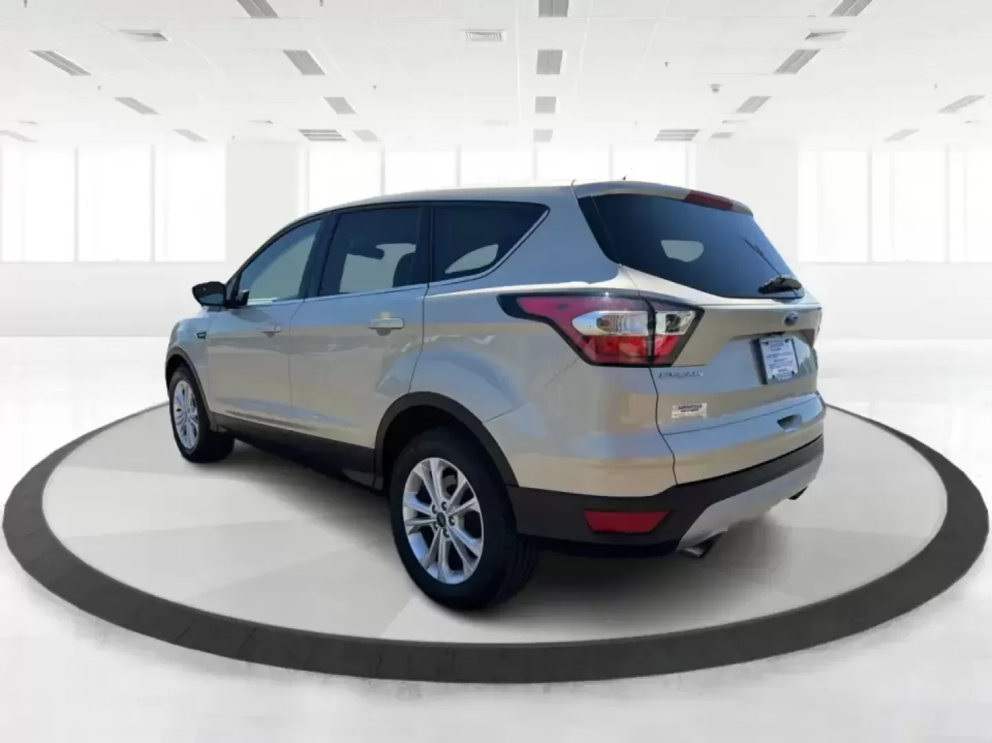 2017 Ford Escape SE (1FMCU0GD2HU) with an 1.5L L4 DOHC 16V engine, 6A transmission, located at 880 E. National Road, Vandalia, OH, 45377, (937) 908-9800, 39.891918, -84.183594 - Picture your next week in Vandalia: weekday commutes down E. National Road and I75, school drop-offs, quick grocery runs near the Dayton International Airport area, and a weekend escape to Taylorsville MetroPark or a day out at the Montgomery County Fairgrounds. This 2017 Ford Escape SE is built for - Photo#4