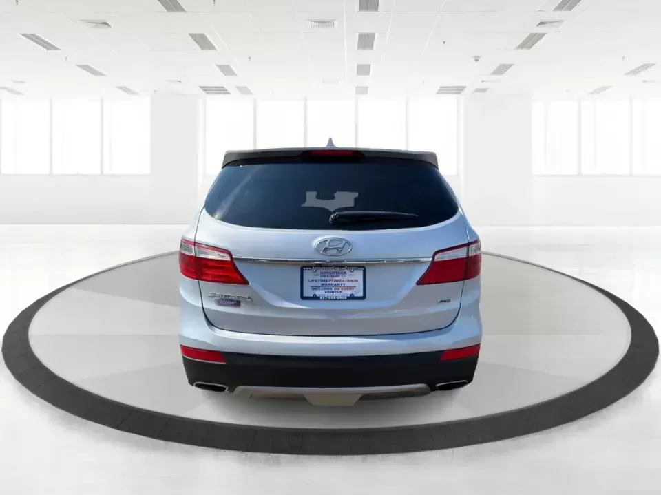 2016 Hyundai Santa Fe SE (KM8SMDHF5GU) with an 3.3L V-6 gasoline direct injection engine, 6A transmission, located at 1184 Kauffman Ave, Fairborn, OH, 45324, (937) 908-9800, 39.807072, -84.030914 - Whether you're hauling kids to practice, commuting to Wright-Patterson AFB, or packing up for a weekend getaway to John Bryan State Park, this 2016 Hyundai Santa Fe SE is built for real-life Ohio schedules. With three-row versatility, confident traction for changing weather, and comfort features tha - Photo#3