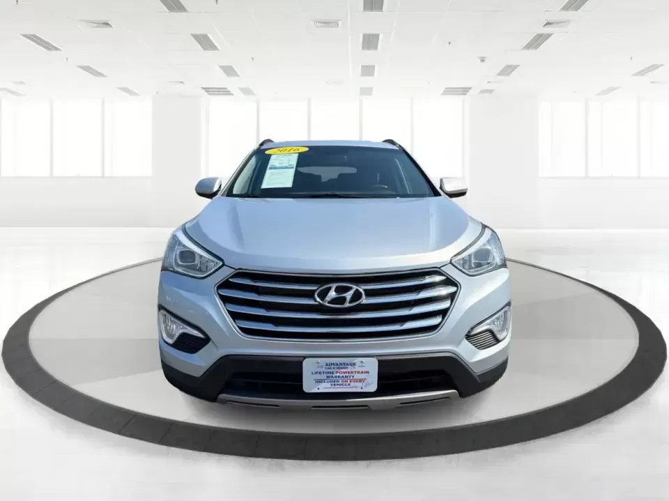 2016 Hyundai Santa Fe SE (KM8SMDHF5GU) with an 3.3L V-6 gasoline direct injection engine, 6A transmission, located at 1184 Kauffman Ave, Fairborn, OH, 45324, (937) 908-9800, 39.807072, -84.030914 - Whether you're hauling kids to practice, commuting to Wright-Patterson AFB, or packing up for a weekend getaway to John Bryan State Park, this 2016 Hyundai Santa Fe SE is built for real-life Ohio schedules. With three-row versatility, confident traction for changing weather, and comfort features tha - Photo#7