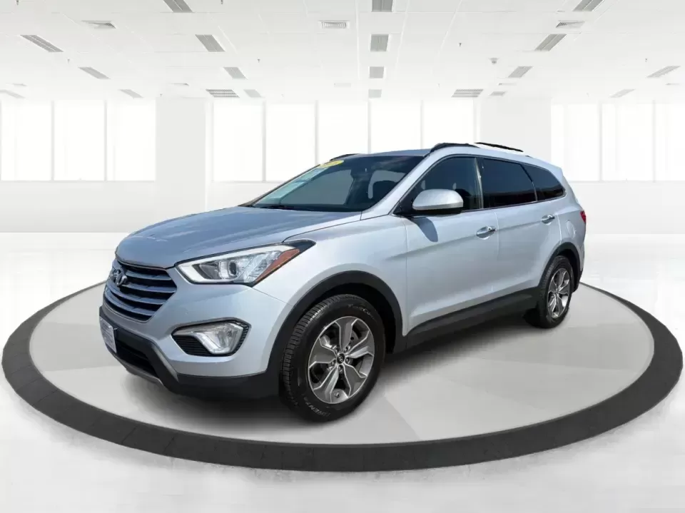 2016 Hyundai Santa Fe SE (KM8SMDHF5GU) with an 3.3L V-6 gasoline direct injection engine, 6A transmission, located at 1184 Kauffman Ave, Fairborn, OH, 45324, (937) 908-9800, 39.807072, -84.030914 - Whether you're hauling kids to practice, commuting to Wright-Patterson AFB, or packing up for a weekend getaway to John Bryan State Park, this 2016 Hyundai Santa Fe SE is built for real-life Ohio schedules. With three-row versatility, confident traction for changing weather, and comfort features tha - Photo#8