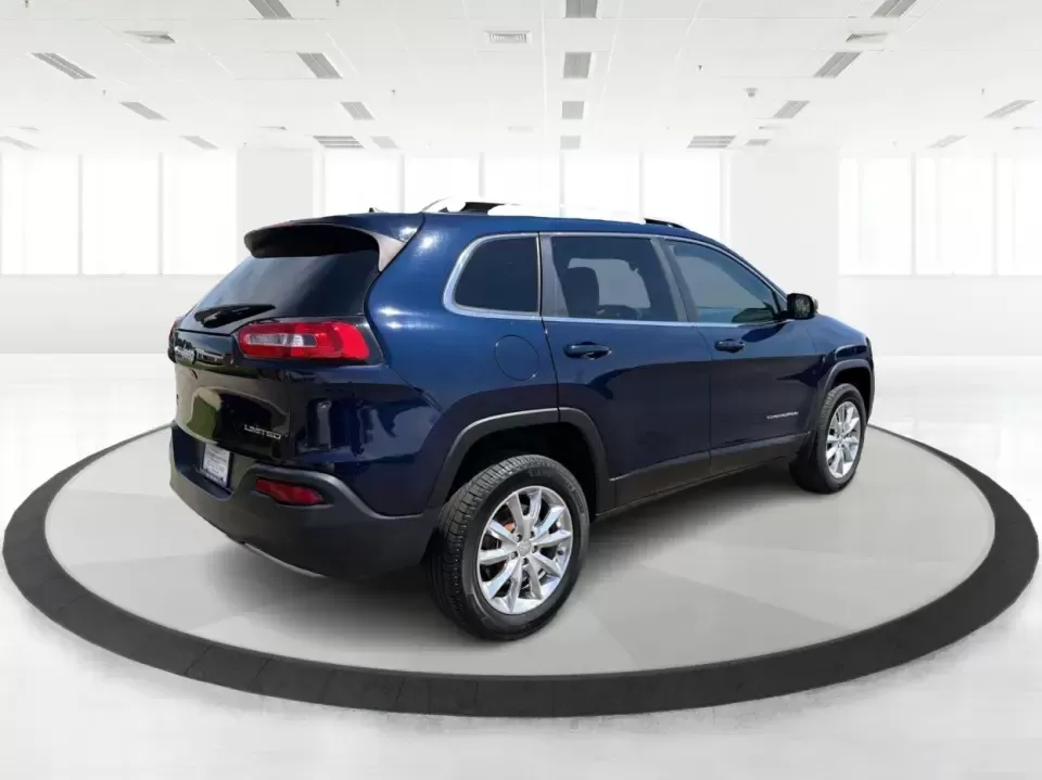 2016 Jeep Cherokee Limited (1C4PJMDB9GW) with an 2.4L L4 DOHC 16V engine, 9A transmission, located at 1184 Kauffman Ave, Fairborn, OH, 45324, (937) 908-9800, 39.807072, -84.030914 - Weekend escapes to John Bryan State Park, snowy commutes to Wright-Patterson AFB, or a comfortable daily run down I675-this 2016 Jeep Cherokee Limited is built for the Fairborn lifestyle. With confident AWD capability, a refined interior, and smart tech for navigation and connectivity, it's a great - Photo#2