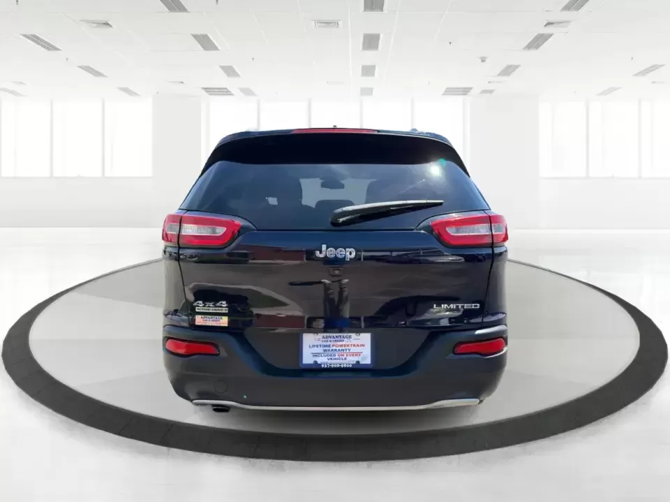 2016 Jeep Cherokee Limited (1C4PJMDB9GW) with an 2.4L L4 DOHC 16V engine, 9A transmission, located at 1184 Kauffman Ave, Fairborn, OH, 45324, (937) 908-9800, 39.807072, -84.030914 - Weekend escapes to John Bryan State Park, snowy commutes to Wright-Patterson AFB, or a comfortable daily run down I675-this 2016 Jeep Cherokee Limited is built for the Fairborn lifestyle. With confident AWD capability, a refined interior, and smart tech for navigation and connectivity, it's a great - Photo#3