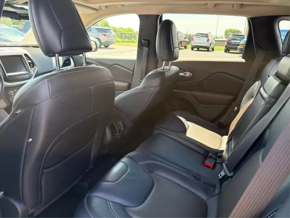 2016 Jeep Cherokee Limited (1C4PJMDB9GW) with an 2.4L L4 DOHC 16V engine, 9A transmission, located at 1184 Kauffman Ave, Fairborn, OH, 45324, (937) 908-9800, 39.807072, -84.030914 - Weekend escapes to John Bryan State Park, snowy commutes to Wright-Patterson AFB, or a comfortable daily run down I675-this 2016 Jeep Cherokee Limited is built for the Fairborn lifestyle. With confident AWD capability, a refined interior, and smart tech for navigation and connectivity, it's a great - Photo#10