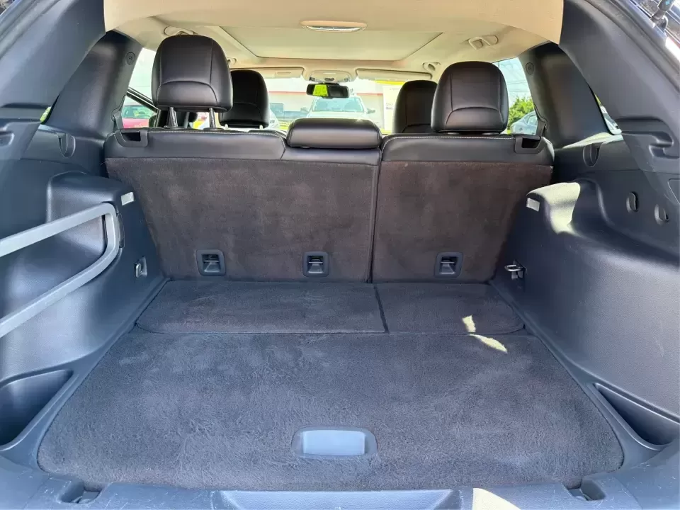 2016 Jeep Cherokee Limited (1C4PJMDB9GW) with an 2.4L L4 DOHC 16V engine, 9A transmission, located at 1184 Kauffman Ave, Fairborn, OH, 45324, (937) 908-9800, 39.807072, -84.030914 - Weekend escapes to John Bryan State Park, snowy commutes to Wright-Patterson AFB, or a comfortable daily run down I675-this 2016 Jeep Cherokee Limited is built for the Fairborn lifestyle. With confident AWD capability, a refined interior, and smart tech for navigation and connectivity, it's a great - Photo#12