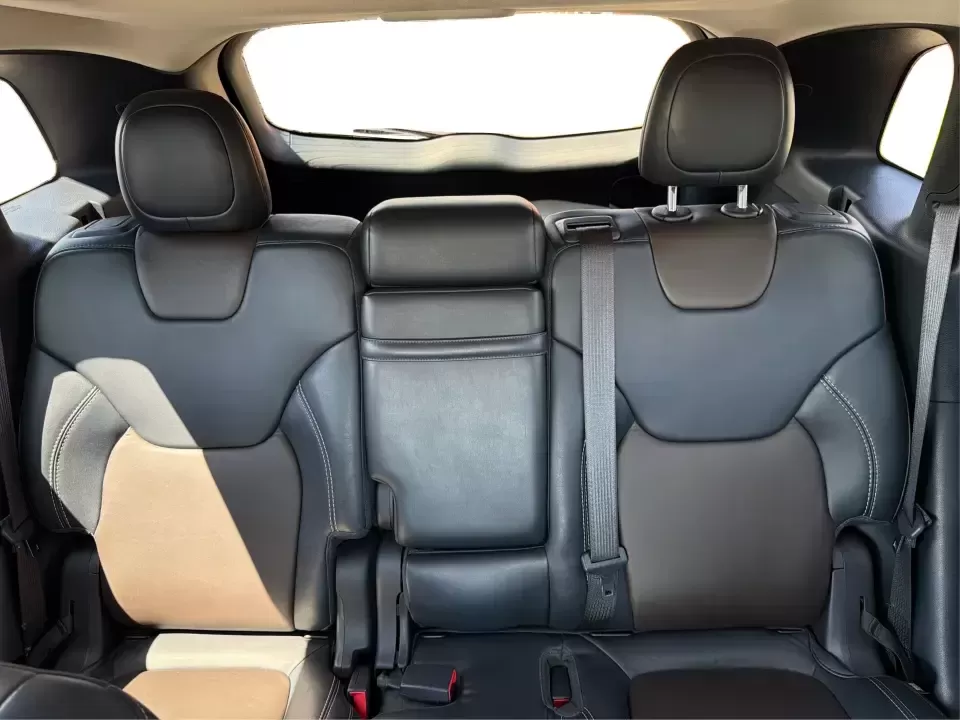2016 Jeep Cherokee Limited (1C4PJMDB9GW) with an 2.4L L4 DOHC 16V engine, 9A transmission, located at 1184 Kauffman Ave, Fairborn, OH, 45324, (937) 908-9800, 39.807072, -84.030914 - Weekend escapes to John Bryan State Park, snowy commutes to Wright-Patterson AFB, or a comfortable daily run down I675-this 2016 Jeep Cherokee Limited is built for the Fairborn lifestyle. With confident AWD capability, a refined interior, and smart tech for navigation and connectivity, it's a great - Photo#14