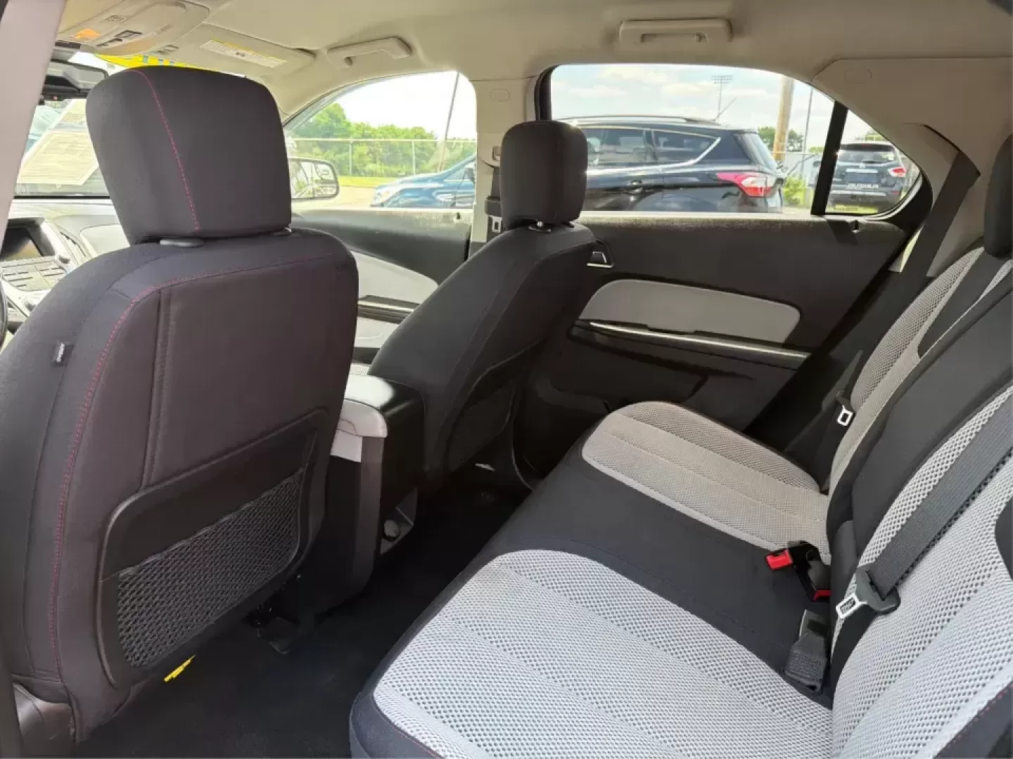 2013 Chevrolet Equinox 1LT (2GNFLEE3XD6) with an 3.6L V6 DOHC 24V engine, 6-Speed Automatic transmission, located at 1230 East Main St, Xenia, OH, 45385, (937) 908-9800, 39.688026, -83.910172 - Whether you're shuttling kids to practice, commuting down US-35, or loading up for a weekend at Caesar Creek State Park, this 2013 Chevrolet Equinox 1LT is the kind of SUV that fits real life in Xenia. With confident capability, flexible cargo space, and everyday comfort, it's a smart pick for drive - Photo#10