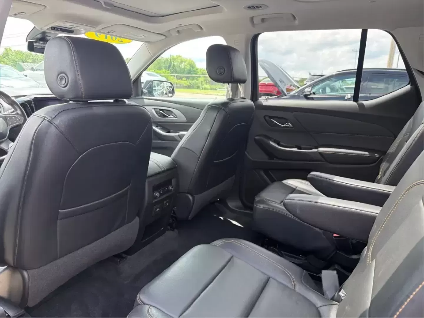 2019 Chevrolet Traverse 3LT (1GNERHKW6KJ) with an 3.6L V-6 gasoline direct injection engine, 9A transmission, located at 1230 East Main St, Xenia, OH, 45385, (937) 908-9800, 39.688026, -83.910172 - Load up the kids, the groceries, and the gear-then head from weekday school drop-offs to weekend road trips without feeling cramped. This 2019 Chevrolet Traverse 3LT is built for real life in Xenia, with three-row flexibility, confident V6 power, and the kind of comfort features that make long drive - Photo#10