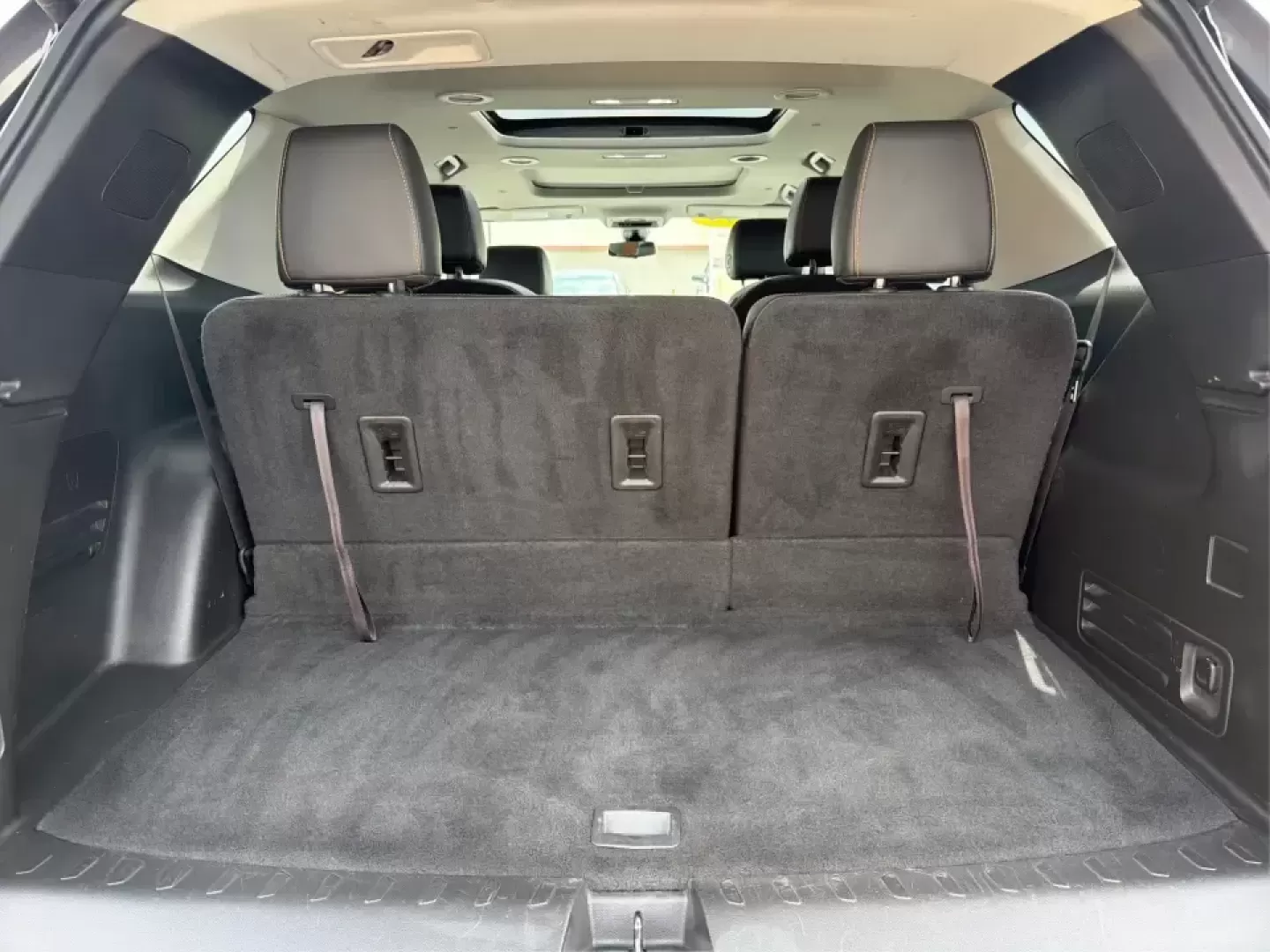 2019 Chevrolet Traverse 3LT (1GNERHKW6KJ) with an 3.6L V-6 gasoline direct injection engine, 9A transmission, located at 1230 East Main St, Xenia, OH, 45385, (937) 908-9800, 39.688026, -83.910172 - Load up the kids, the groceries, and the gear-then head from weekday school drop-offs to weekend road trips without feeling cramped. This 2019 Chevrolet Traverse 3LT is built for real life in Xenia, with three-row flexibility, confident V6 power, and the kind of comfort features that make long drive - Photo#12