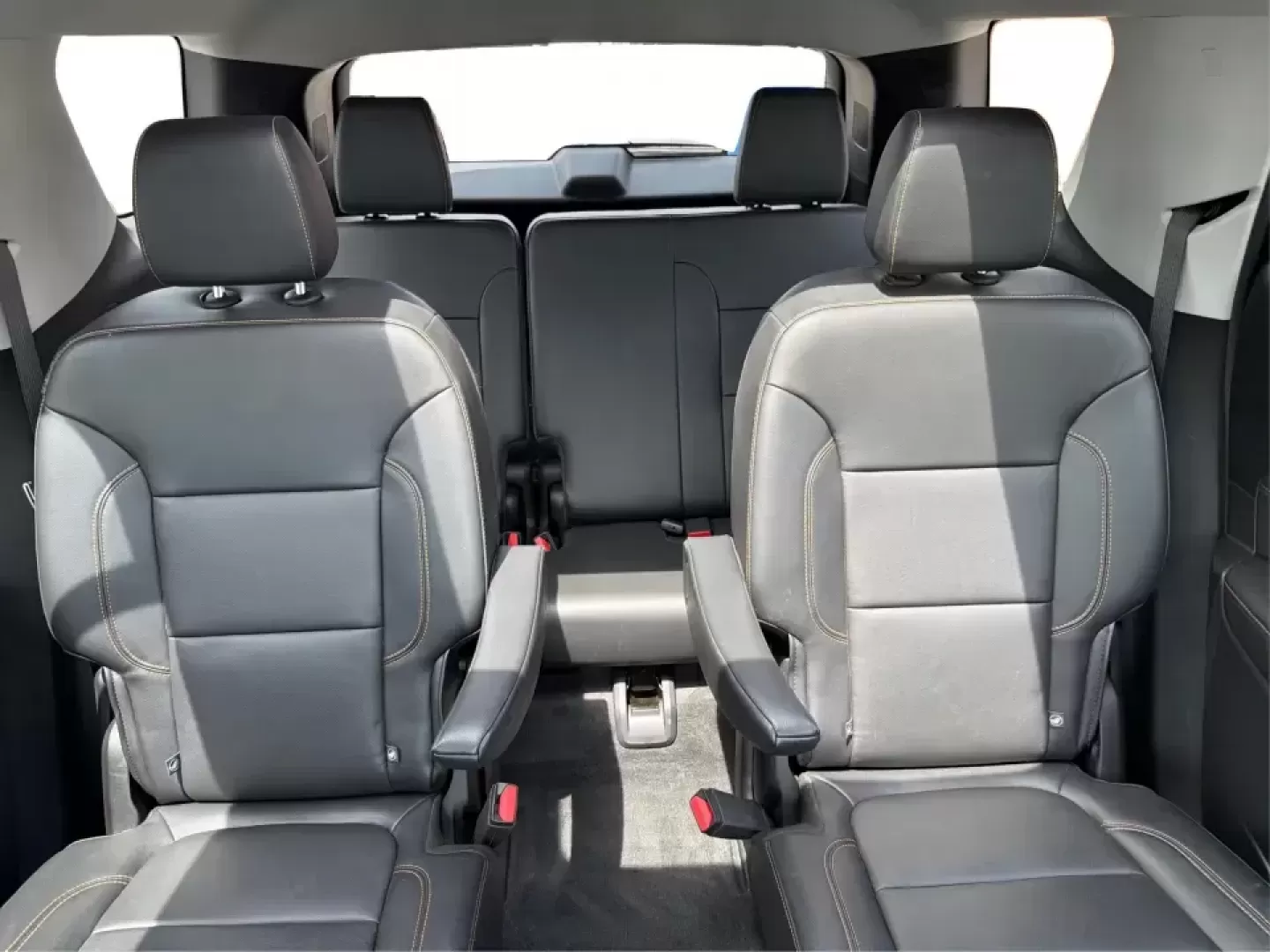 2019 Chevrolet Traverse 3LT (1GNERHKW6KJ) with an 3.6L V-6 gasoline direct injection engine, 9A transmission, located at 1230 East Main St, Xenia, OH, 45385, (937) 908-9800, 39.688026, -83.910172 - Load up the kids, the groceries, and the gear-then head from weekday school drop-offs to weekend road trips without feeling cramped. This 2019 Chevrolet Traverse 3LT is built for real life in Xenia, with three-row flexibility, confident V6 power, and the kind of comfort features that make long drive - Photo#14