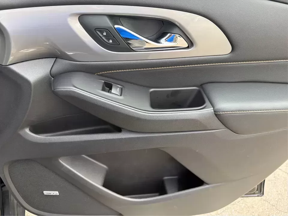 2019 Chevrolet Traverse 3LT (1GNERHKW6KJ) with an 3.6L V-6 gasoline direct injection engine, 9A transmission, located at 1230 East Main St, Xenia, OH, 45385, (937) 908-9800, 39.688026, -83.910172 - Load up the kids, the groceries, and the gear-then head from weekday school drop-offs to weekend road trips without feeling cramped. This 2019 Chevrolet Traverse 3LT is built for real life in Xenia, with three-row flexibility, confident V6 power, and the kind of comfort features that make long drive - Photo#20