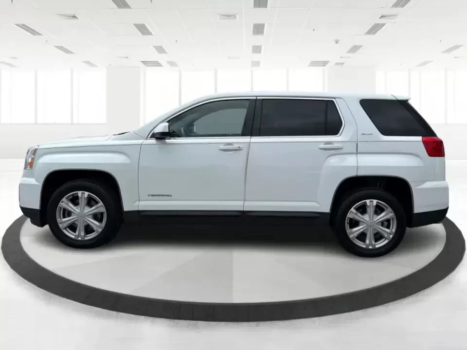 2017 GMC Terrain SLE-1 (2GKALMEK8H6) with an ECOTEC 2.4L I-4 gasoline direct injection engine, 6A transmission, located at 1230 East Main St, Xenia, OH, 45385, (937) 908-9800, 39.688026, -83.910172 - If your week includes school drop-offs, a long commute down US-35, and the occasional weekend escape to John Bryan State Park or Yellow Springs, this 2017 GMC Terrain SLE-1 is the kind of SUV that fits real life-roomy, comfortable, and ready for errands, road trips, and everything in between. Finish - Photo#5