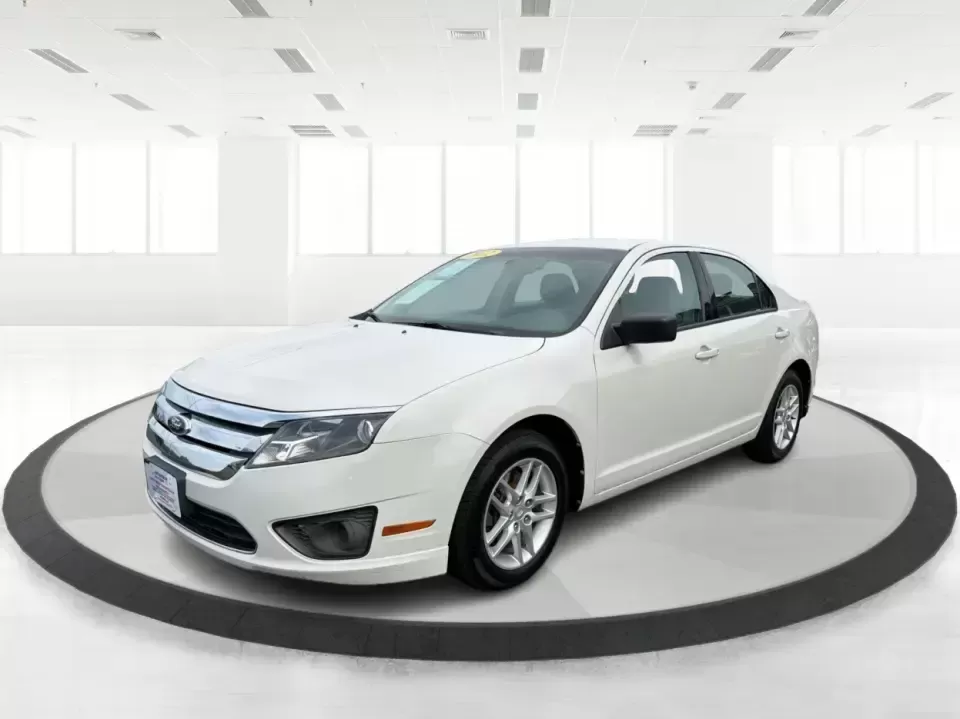 2012 Ford Fusion S (3FAHP0GA0CR) with an 2.5L L4 DOHC 16V engine, located at 1099 N County Rd 25A , Troy, OH, 45373, (937) 908-9800, 40.057079, -84.212883 - Need a reliable commuter that still feels comfortable for weekend getaways and everyday errands around Troy? This 2012 Ford Fusion S sedan is a smart pick for drivers who want a dependable, easy-to-live-with car for trips down I75, quick runs to the Troy Community Center, or relaxed evenings cruisin - Photo#8