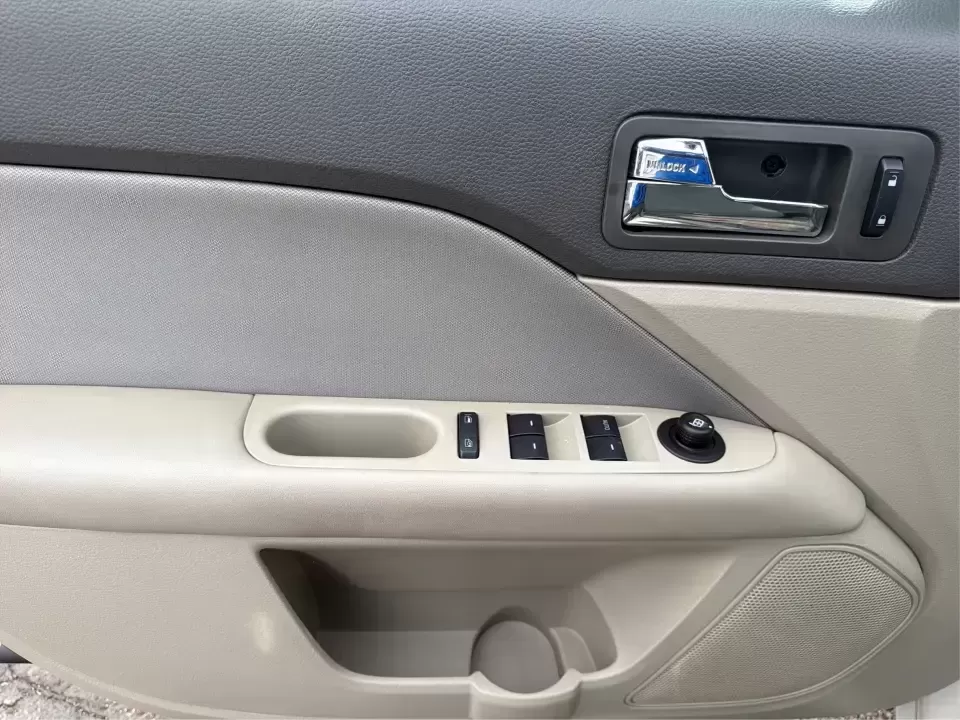 2012 Ford Fusion S (3FAHP0GA0CR) with an 2.5L L4 DOHC 16V engine, located at 1099 N County Rd 25A , Troy, OH, 45373, (937) 908-9800, 40.057079, -84.212883 - Need a reliable commuter that still feels comfortable for weekend getaways and everyday errands around Troy? This 2012 Ford Fusion S sedan is a smart pick for drivers who want a dependable, easy-to-live-with car for trips down I75, quick runs to the Troy Community Center, or relaxed evenings cruisin - Photo#18