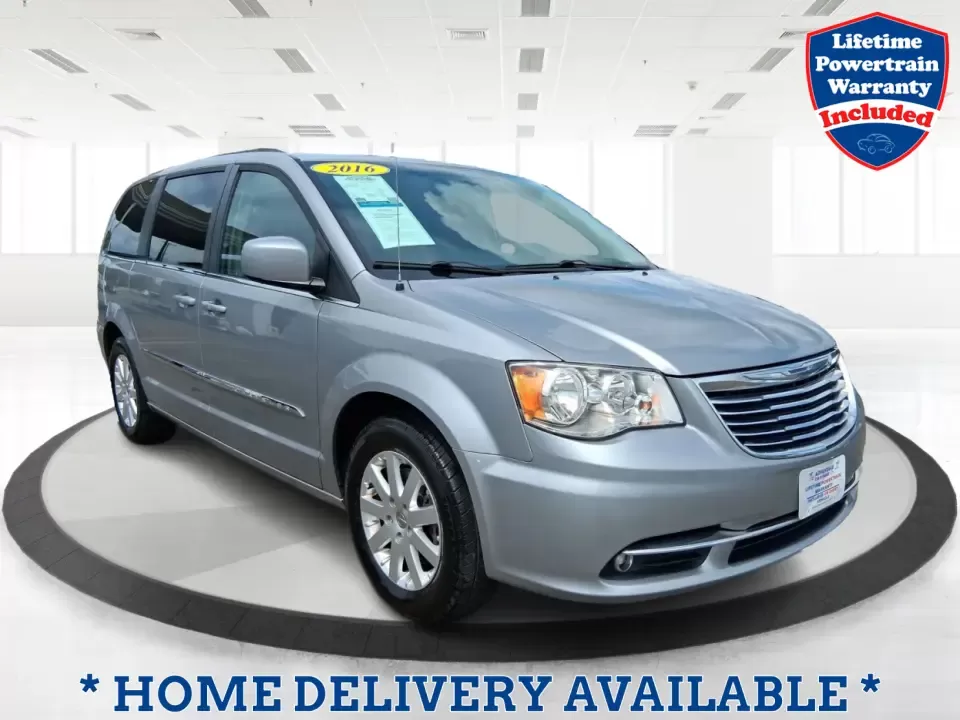 photo of 2016 Chrysler Town  and  Country Touring