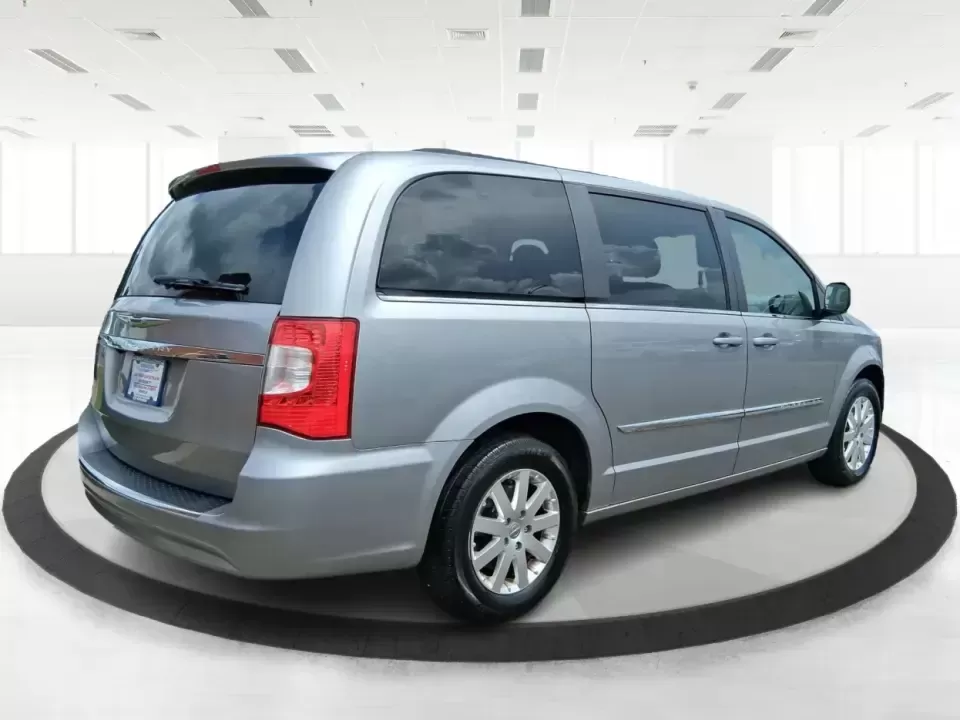 2016 Chrysler Town and Country Touring (2C4RC1BG4GR) with an Pentastar 3.6L V-6 DOHC engine, 6A transmission, located at 1184 Kauffman Ave, Fairborn, OH, 45324, (937) 908-9800, 39.807072, -84.030914 - Load up the kids, the cooler, and everyone's weekend plans-this 2016 Chrysler Town and Country Touring is the kind of family-ready van that makes school drop-offs, long commutes, and I-675 road trips feel a whole lot easier. With its versatile seating and comfort-focused features, it's a smart pic - Photo#2