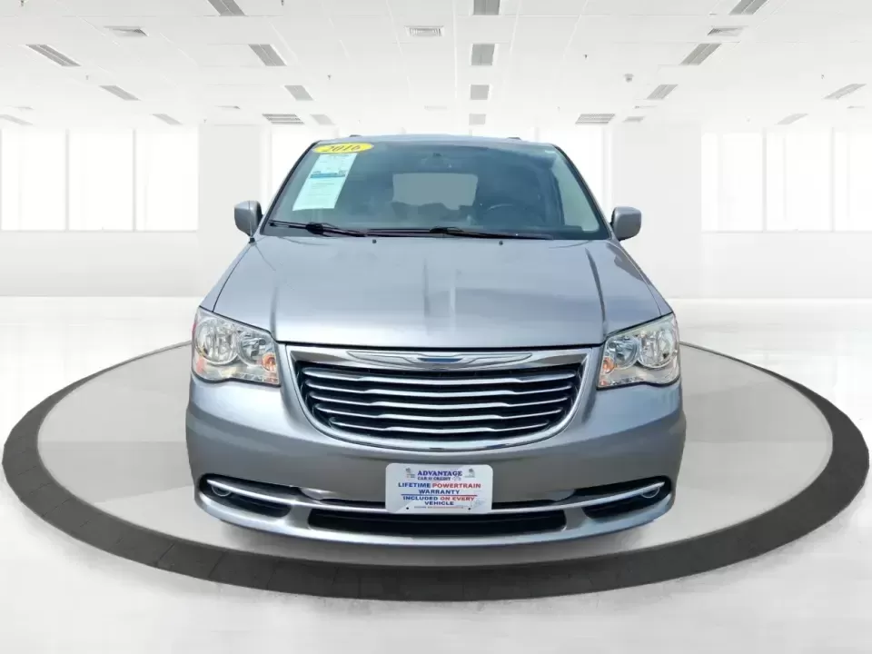 2016 Chrysler Town and Country Touring (2C4RC1BG4GR) with an Pentastar 3.6L V-6 DOHC engine, 6A transmission, located at 1184 Kauffman Ave, Fairborn, OH, 45324, (937) 908-9800, 39.807072, -84.030914 - Load up the kids, the cooler, and everyone's weekend plans-this 2016 Chrysler Town and Country Touring is the kind of family-ready van that makes school drop-offs, long commutes, and I-675 road trips feel a whole lot easier. With its versatile seating and comfort-focused features, it's a smart pic - Photo#7