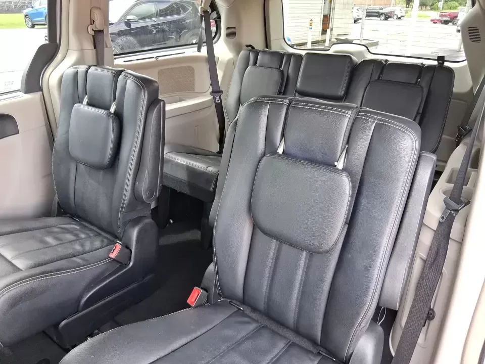 2016 Chrysler Town and Country Touring (2C4RC1BG4GR) with an Pentastar 3.6L V-6 DOHC engine, 6A transmission, located at 1184 Kauffman Ave, Fairborn, OH, 45324, (937) 908-9800, 39.807072, -84.030914 - Load up the kids, the cooler, and everyone's weekend plans-this 2016 Chrysler Town and Country Touring is the kind of family-ready van that makes school drop-offs, long commutes, and I-675 road trips feel a whole lot easier. With its versatile seating and comfort-focused features, it's a smart pic - Photo#10