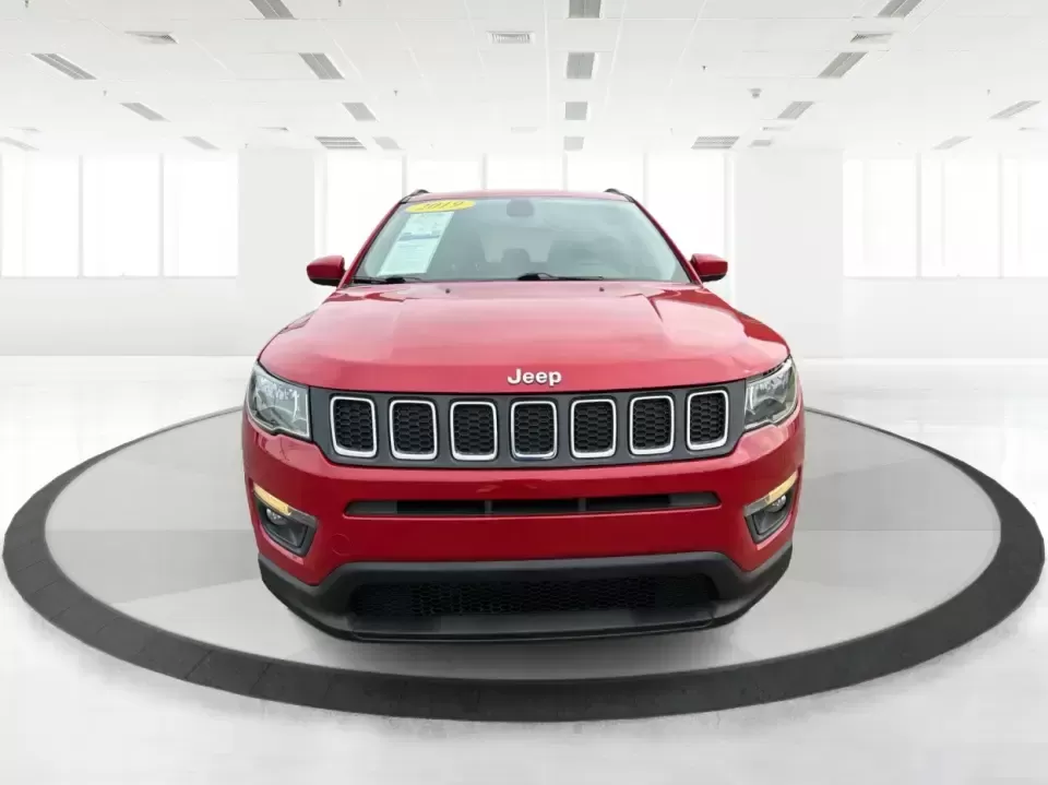 2019 Jeep Compass Sport 4WD (3C4NJDBB9KT) with an 2.4L L4 DOHC 16V engine, located at 1951 S Dayton Lakeview Rd., New Carlisle, OH, 45344, (937) 908-9800, 39.890999, -84.050255 - Picture your next Ohio road trip: loading up for a weekend at Buck Creek State Park, commuting down I70 toward Dayton, or navigating winter backroads around New Carlisle with confidence. This 2019 Jeep Compass Latitude 4x4 in striking Redline Pearlcoat is the kind of SUV that fits real life-comforta - Photo#7