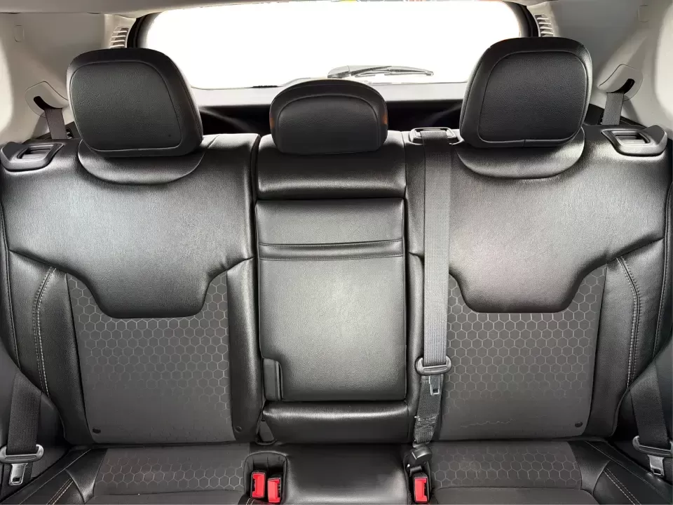 2019 Jeep Compass Sport 4WD (3C4NJDBB9KT) with an 2.4L L4 DOHC 16V engine, located at 1951 S Dayton Lakeview Rd., New Carlisle, OH, 45344, (937) 908-9800, 39.890999, -84.050255 - Picture your next Ohio road trip: loading up for a weekend at Buck Creek State Park, commuting down I70 toward Dayton, or navigating winter backroads around New Carlisle with confidence. This 2019 Jeep Compass Latitude 4x4 in striking Redline Pearlcoat is the kind of SUV that fits real life-comforta - Photo#14