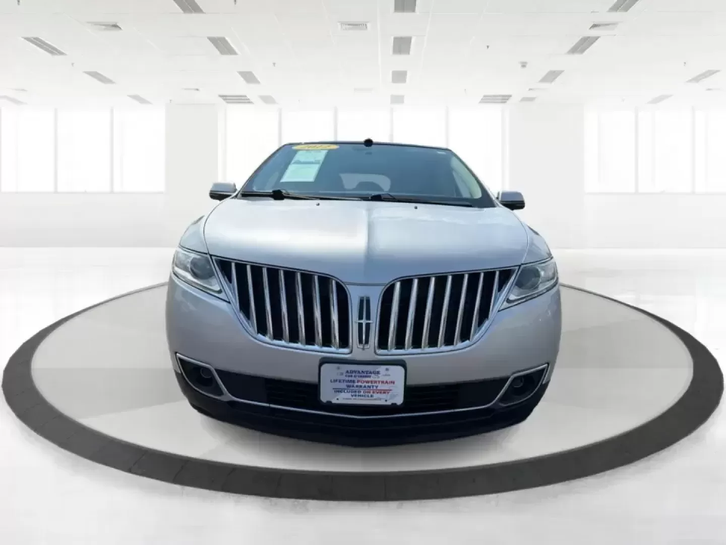 2012 Lincoln MKX Base (2LMDJ8JK1CB) with an 3.7L V6 DOHC 24V engine, 6-Speed Automatic transmission, located at 401 Woodman Dr, Riverside, OH, 45431, (937) 908-9800, 39.760899, -84.123421 - Need a comfortable, confident SUV for daily commuting to Wright-Patterson AFB, school drop-offs in Beavercreek, and weekend runs to The Greene or Carillon Historical Park? This 2012 Lincoln MKX Base in classic Silver delivers the kind of quiet ride, upscale comfort, and V6 power that makes errands f - Photo#7