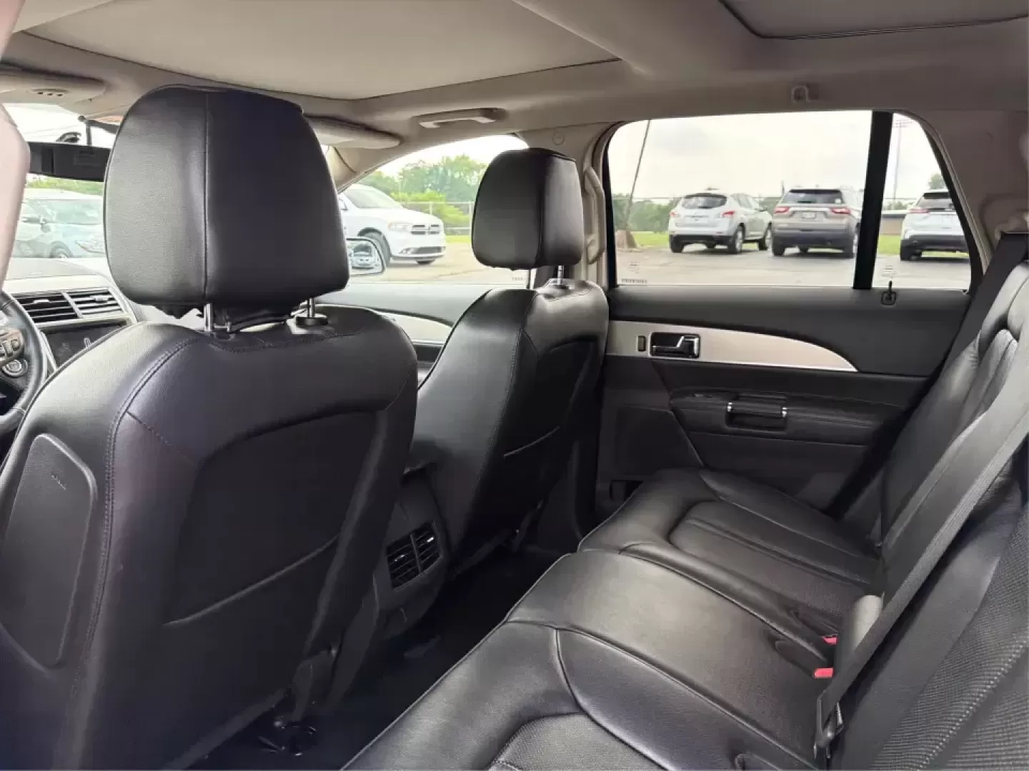 2012 Lincoln MKX Base (2LMDJ8JK1CB) with an 3.7L V6 DOHC 24V engine, 6-Speed Automatic transmission, located at 401 Woodman Dr, Riverside, OH, 45431, (937) 908-9800, 39.760899, -84.123421 - Need a comfortable, confident SUV for daily commuting to Wright-Patterson AFB, school drop-offs in Beavercreek, and weekend runs to The Greene or Carillon Historical Park? This 2012 Lincoln MKX Base in classic Silver delivers the kind of quiet ride, upscale comfort, and V6 power that makes errands f - Photo#10