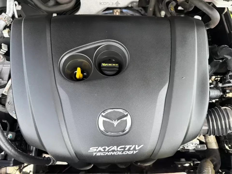 2014 Mazda CX-5 Touring (JM3KE2CYXE0) with an SKYACTIV-G 2.5L I-4 gasoline direct injection engine, 6-Speed Automatic transmission, located at 401 Woodman Dr, Riverside, OH, 45431, (937) 908-9800, 39.760899, -84.123421 - 2014 Mazda CX-5 Touring - Photo#11