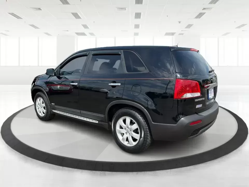 2013 Kia Sorento LX (5XYKTCA63DG) with an 2.4L I-4 gasoline direct injection engine, 6-Speed Automatic transmission, located at 1230 East Main St, Xenia, OH, 45385, (937) 908-9800, 39.688026, -83.910172 - Ready for school drop-offs, long commutes to Dayton, and spontaneous weekend getaways to John Bryan State Park, this 2013 Kia Sorento LX is the kind of SUV that fits real life in Greene County. With confident SUV versatility, a roomy cabin, and practical features for everyday comfort, it's a smart p - Photo#4