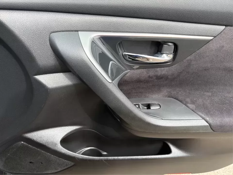 2013 Nissan Altima 2.5 S (1N4AL3AP8DC) with an 2.5L L4 DOHC 16V engine, located at 401 Woodman Dr, Riverside, OH, 45431, (937) 908-9800, 39.760899, -84.123421 - Need a smart, comfortable commuter that can also handle weekend plans without draining your budget? This **2013 Nissan Altima 2.5 S** in **Metallic Slate** is a practical sedan for Riverside-area drivers who want a smooth daily drive to work, easy errands around town, and solid highway mileage for r - Photo#20